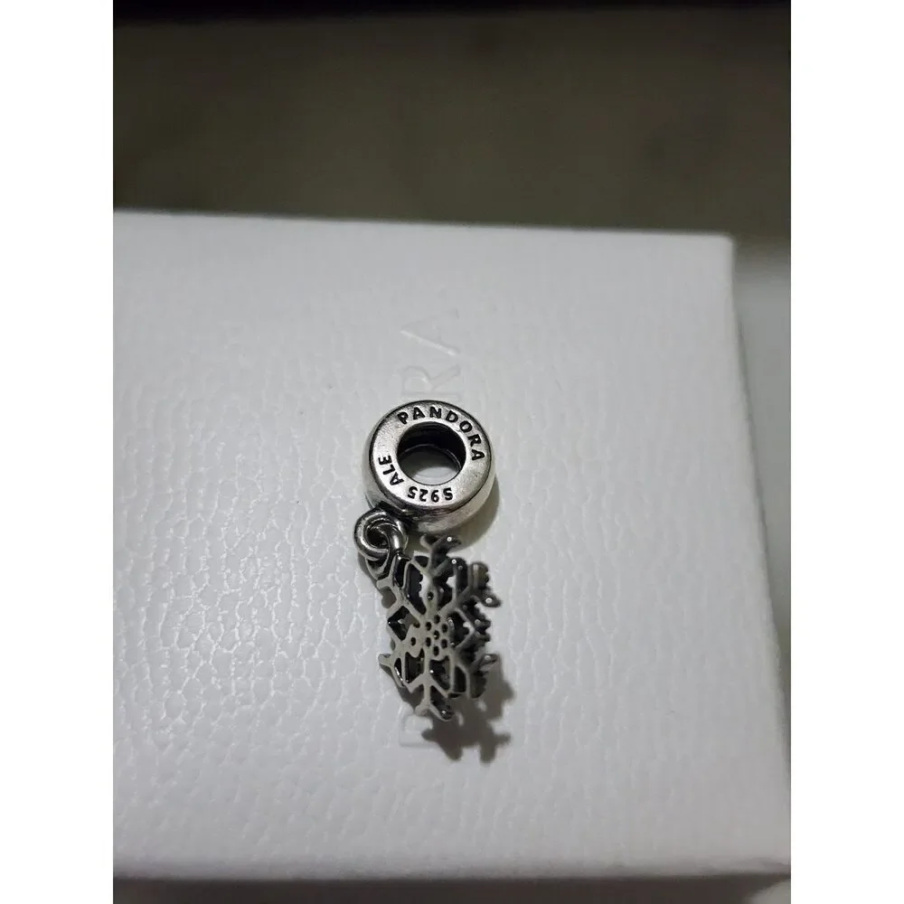 Pandora X Disney Mickey's Sparkling Snowflake .925 Sliver